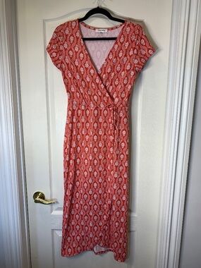 Rebel Sugar, robe longue style porte feuille rouge-orangé et motifs blanc, gr. L